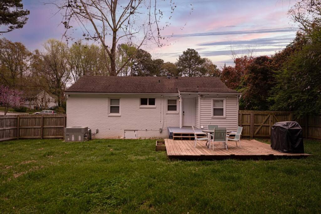 Cozy 3 Bedroom Cottage With Huge Fenced-In Yard Raleigh Exteriör bild